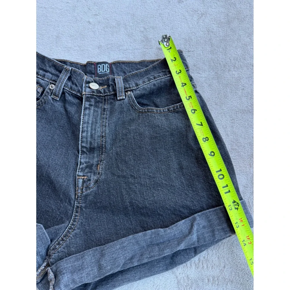 BDG Mom Shorts Women 27 Black High Rise Cuffed Denim Urban Outfitters